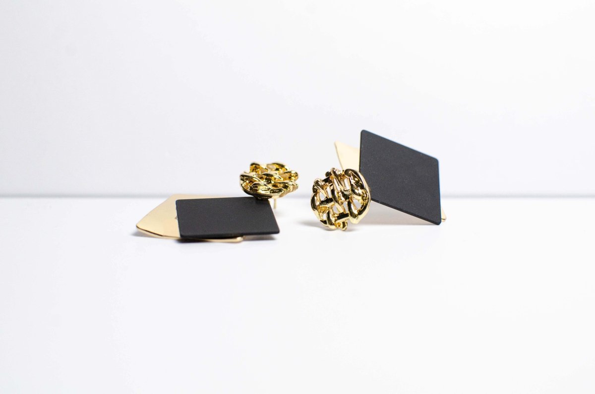 Black and Gold Earring | Alegant - Alegant