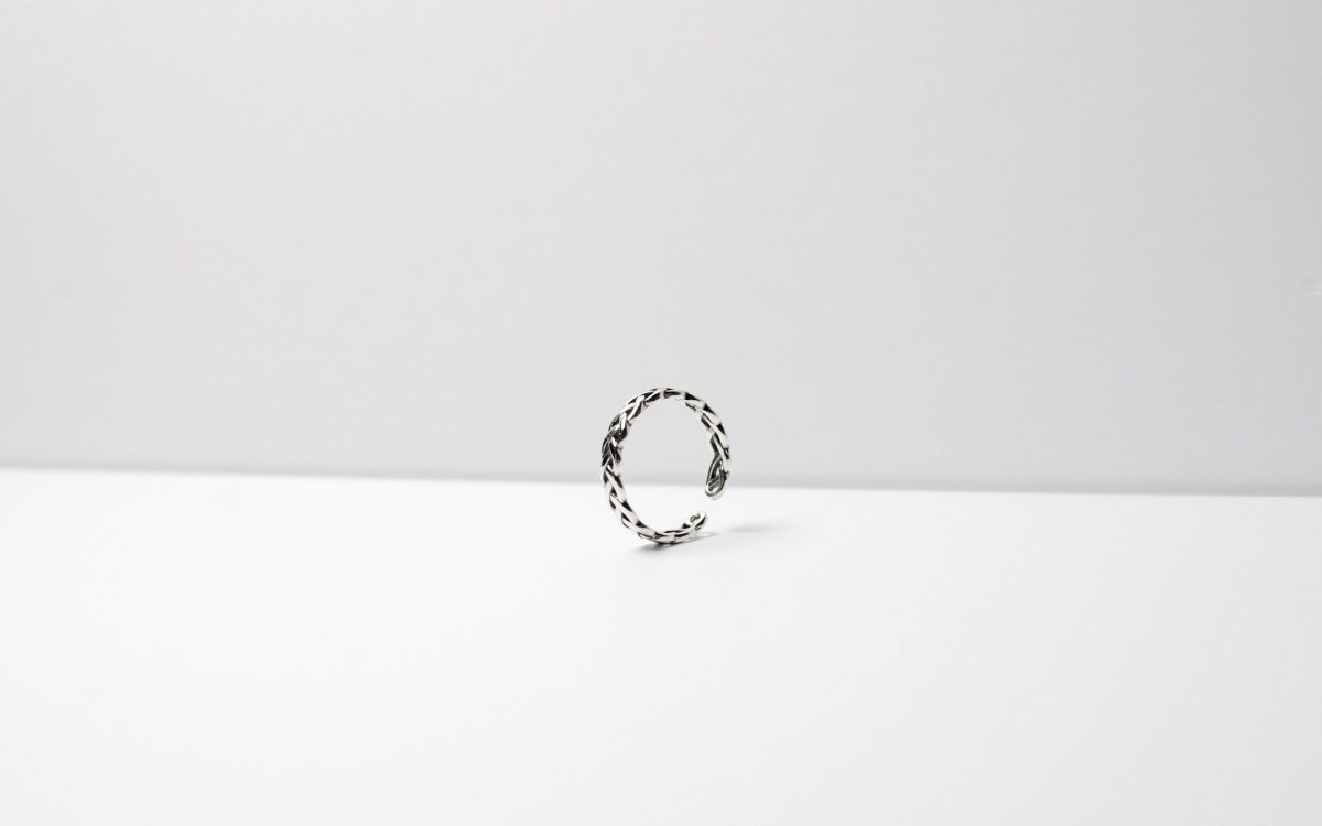 Knit Around Silver Ring | Alegant - Alegant