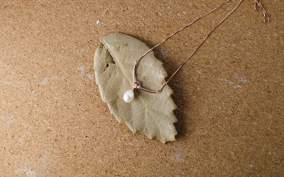 Pearl Courbe Necklace | Alegant - Alegant